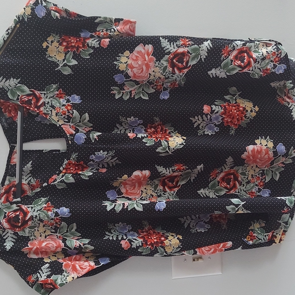 2 for $10 EUC floral blouse